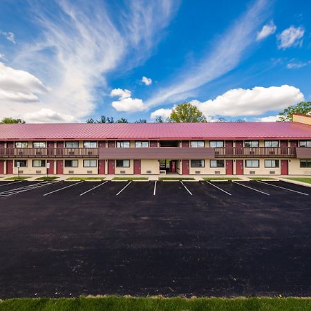 Red Roof Inn Cincinnati Northeast - Блу Аш Экстерьер фото
