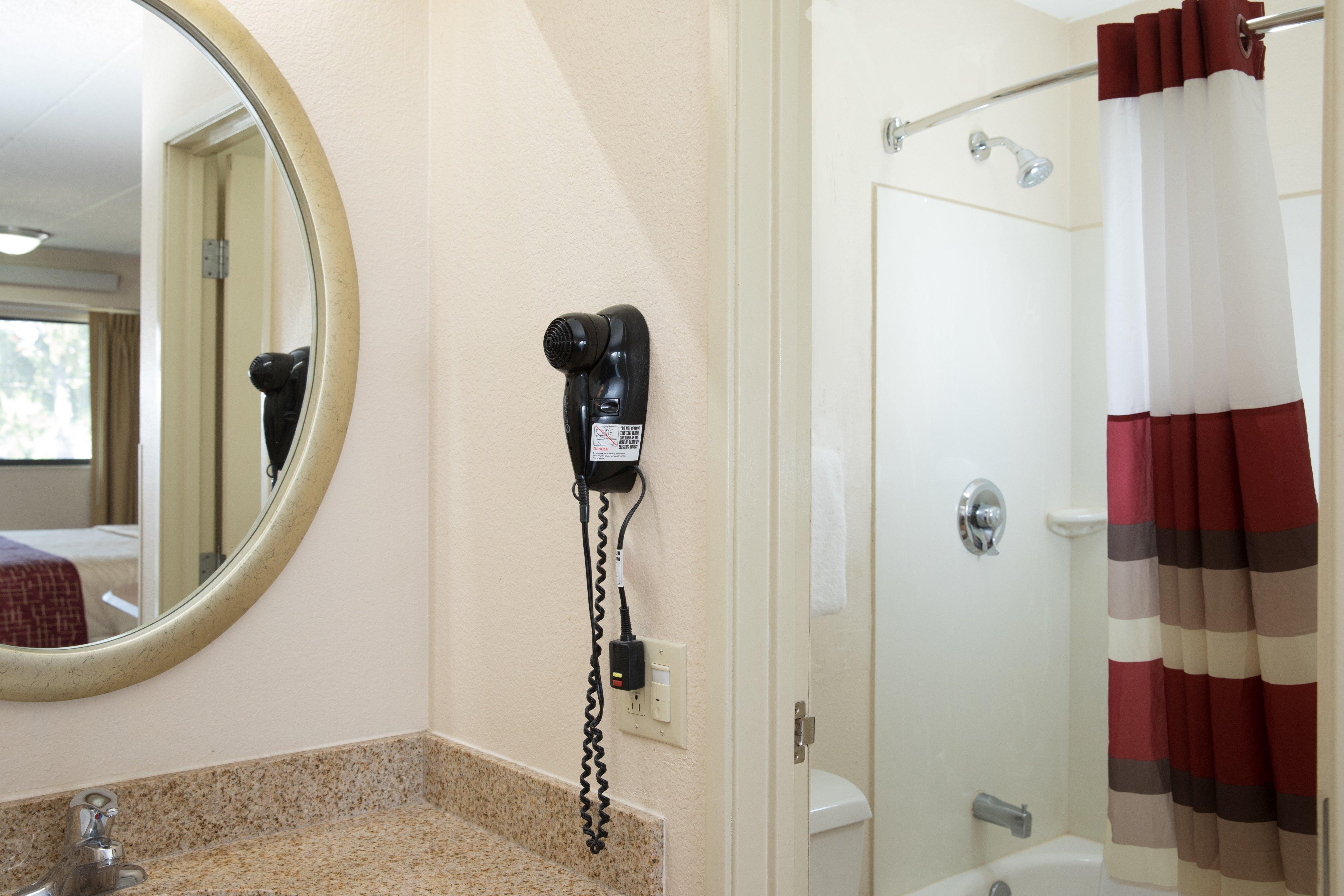 Red Roof Inn Cincinnati Northeast - Блу Аш Экстерьер фото
