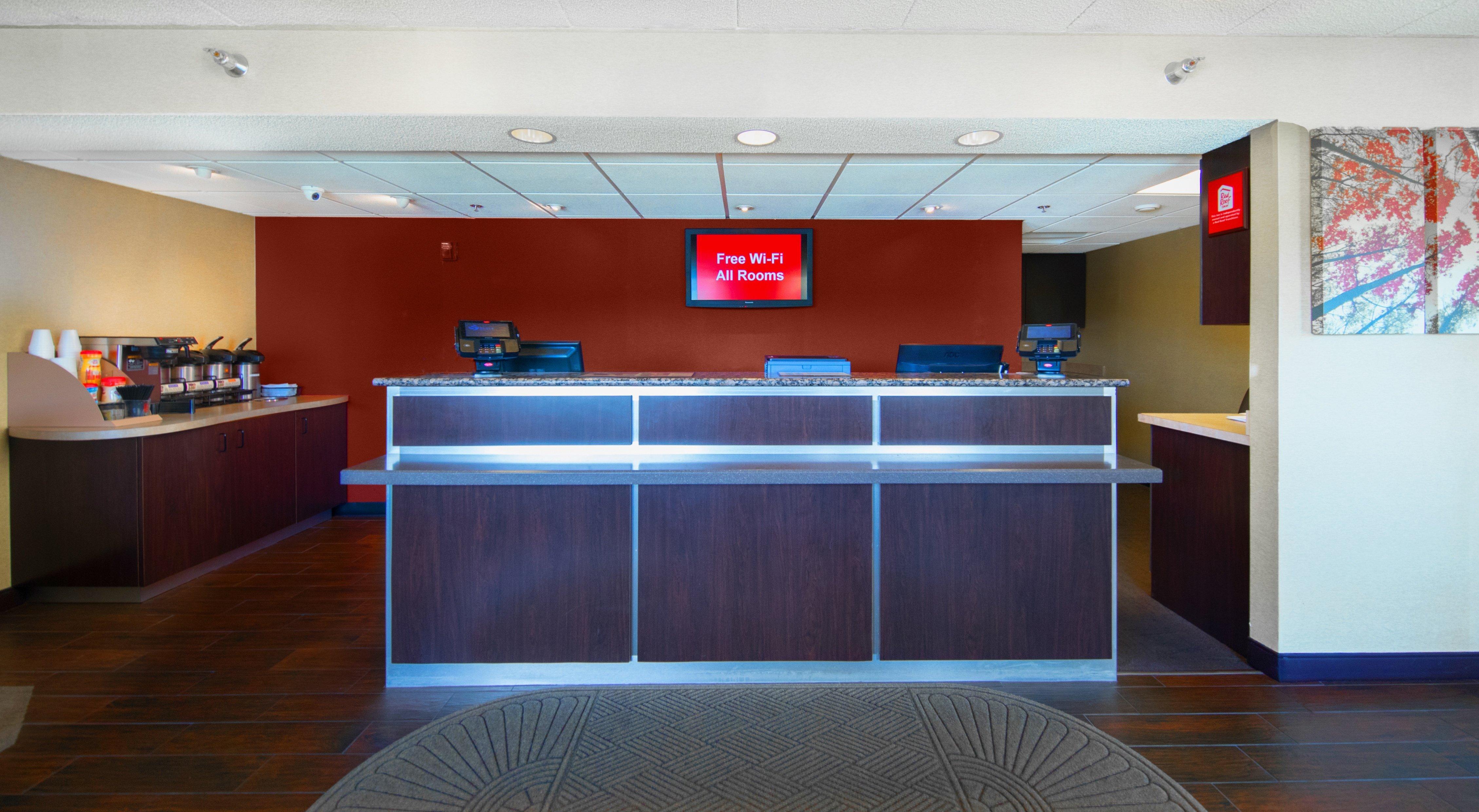 Red Roof Inn Cincinnati Northeast - Блу Аш Экстерьер фото