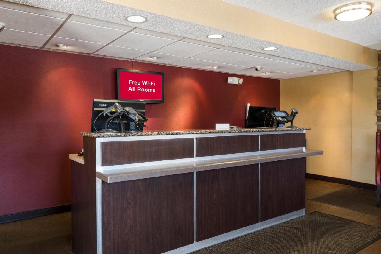 Red Roof Inn Cincinnati Northeast - Блу Аш Экстерьер фото