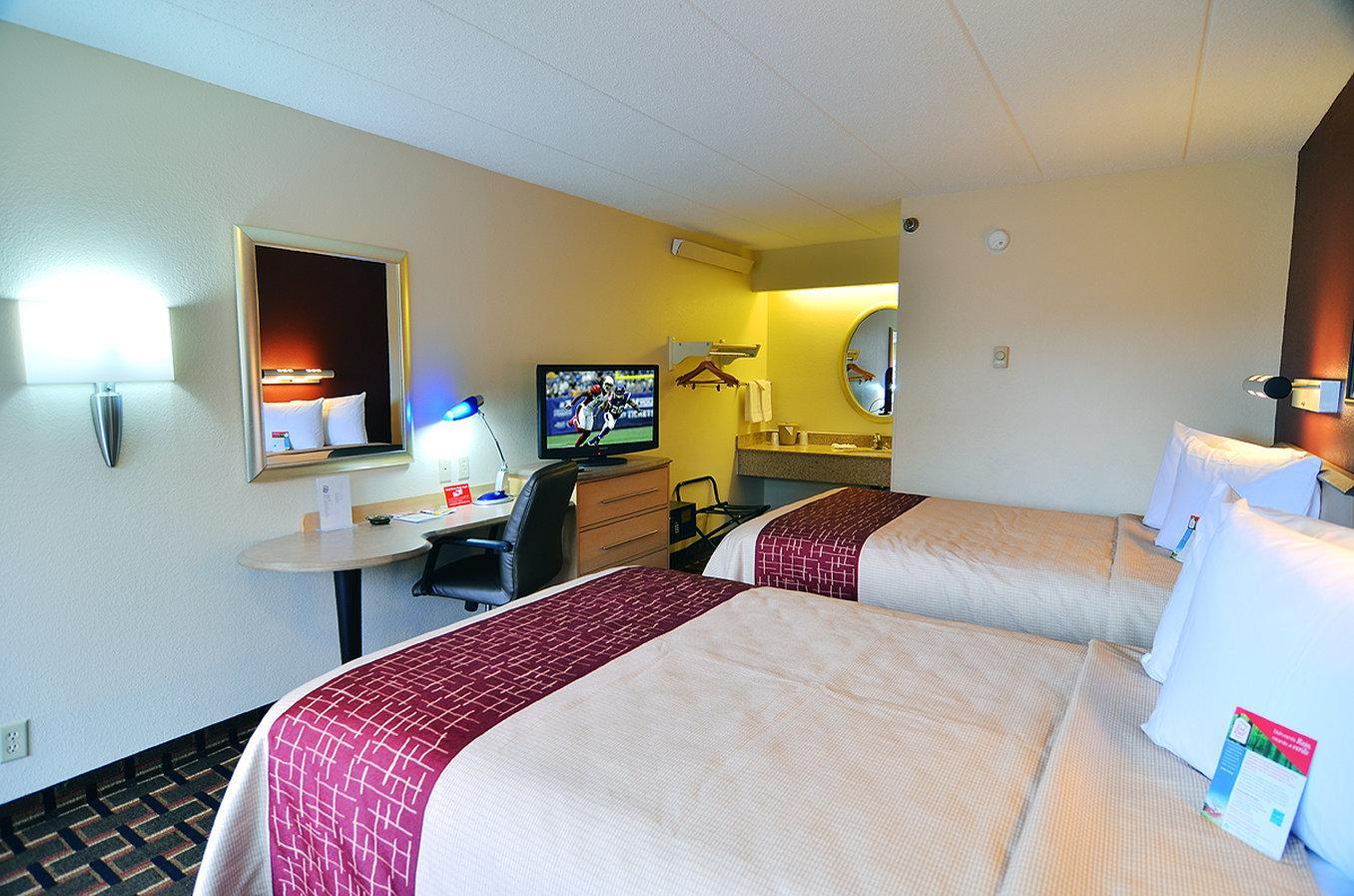 Red Roof Inn Cincinnati Northeast - Блу Аш Экстерьер фото