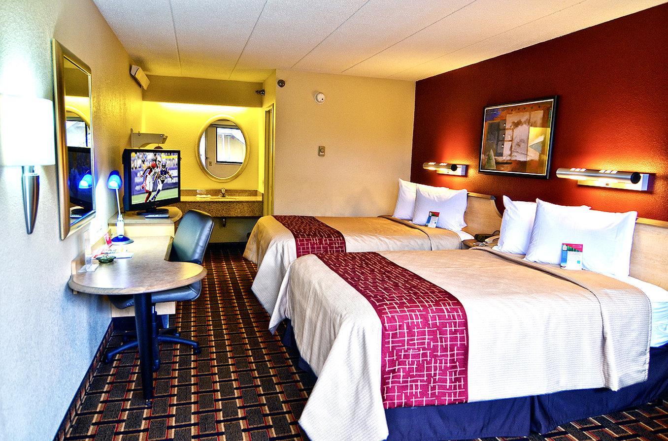 Red Roof Inn Cincinnati Northeast - Блу Аш Экстерьер фото