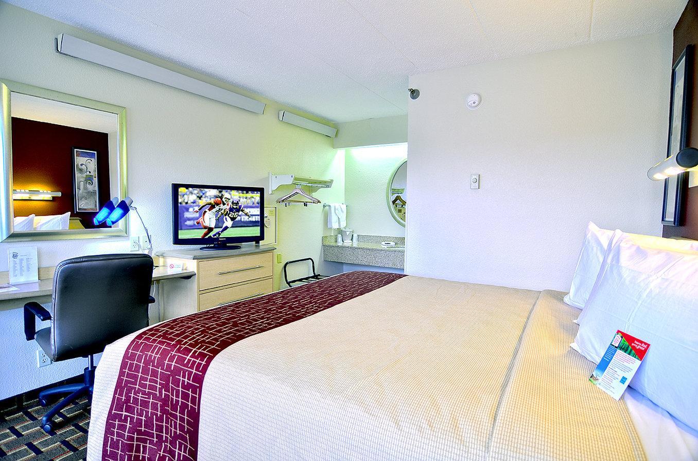 Red Roof Inn Cincinnati Northeast - Блу Аш Экстерьер фото