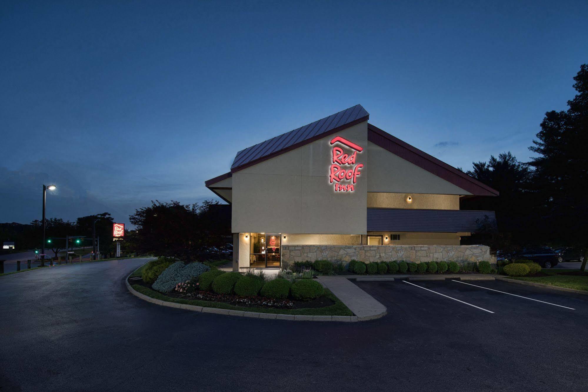 Red Roof Inn Cincinnati Northeast - Блу Аш Экстерьер фото